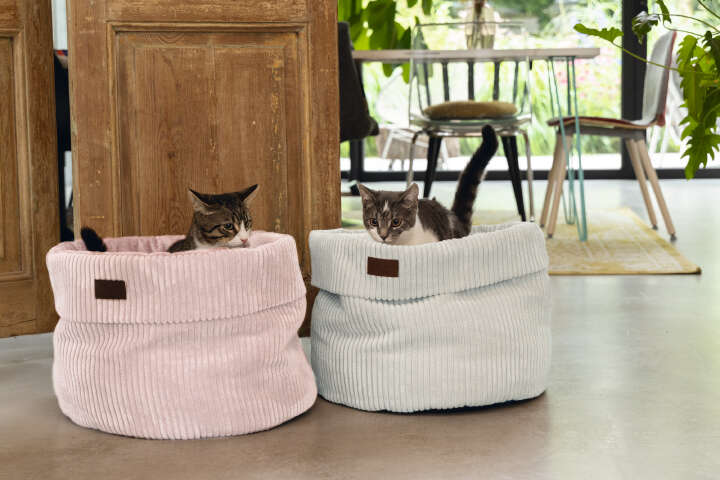 Designed by Lotte Katzenkorb "Ribbed"